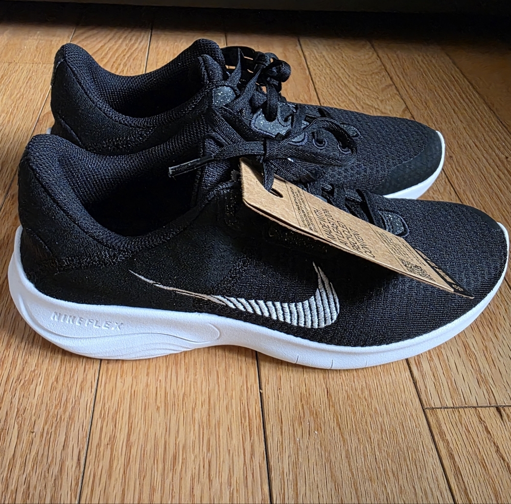 Nike Flex Black and White Running Shoes, 6.5